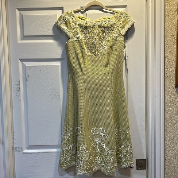 Tadashi Shoji Cap Sleeve Lace Trim Dress S - Picture 1 of 13